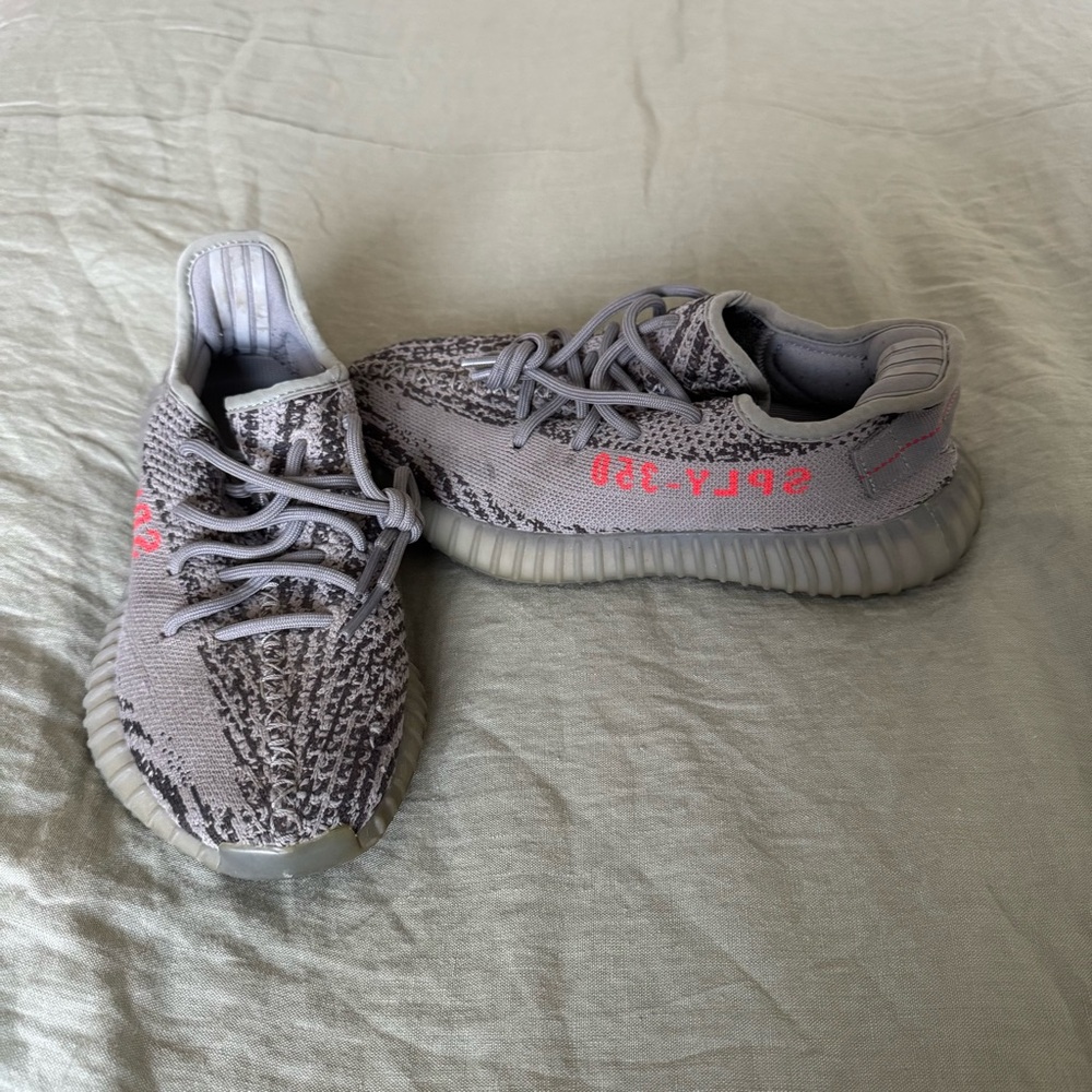 Adidas Yeezy Boost Men’s 5/Women’s 7